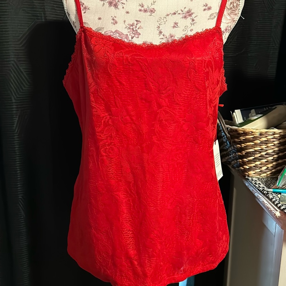 ELLE red cami